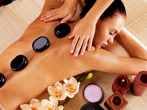 4 Compelling Benefits of Hot Stone Massage