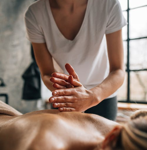 4 Reasons Why Couples Should Opt For Couples Massage